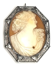 Vintage Hand-Carved Shell Cameo Filigree Pendant/Brooch