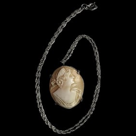 Vintage Hand-Carved Shell Cameo Sterling Silver Pendant Necklace with Chain