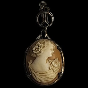 Vintage Sterling Silver Hand-Carved Shell Cameo Pendant