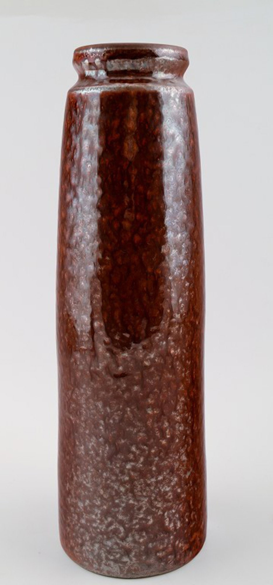 Carl-Harry Stalhane for Rorstrand atejle, large ceramic vase.: Carl-Harry Stalhane for Rorstrand atejle, large ceramic vase. Brown glaze. Measures 31 cm. In good condition, 2.factory quality. Reserve: $329.00 Shipping: Domestic: Shipping rates are determined by d