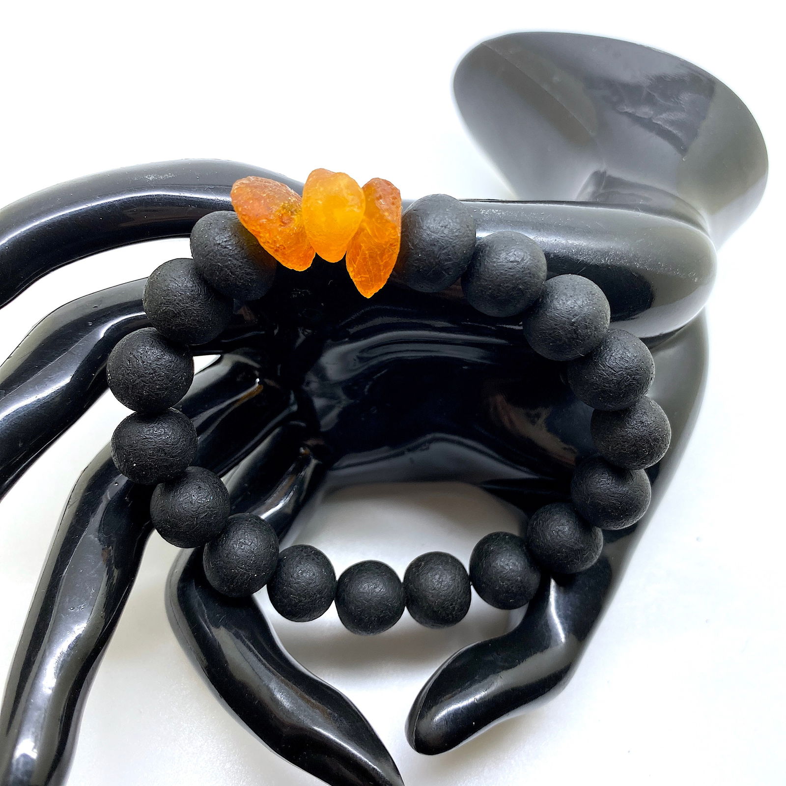 Stunning Amber Bracelet made from Round Amber beads: Title:Stunning Amber Bracelet made from Round Amber beads Metal:None Gemstone:Amber Weight:15.3 g Size:Bead size: 12.0 mm Bead size: 0.472 inches Made of:(Reconstituted Amber or Whole Stone):Reconstit