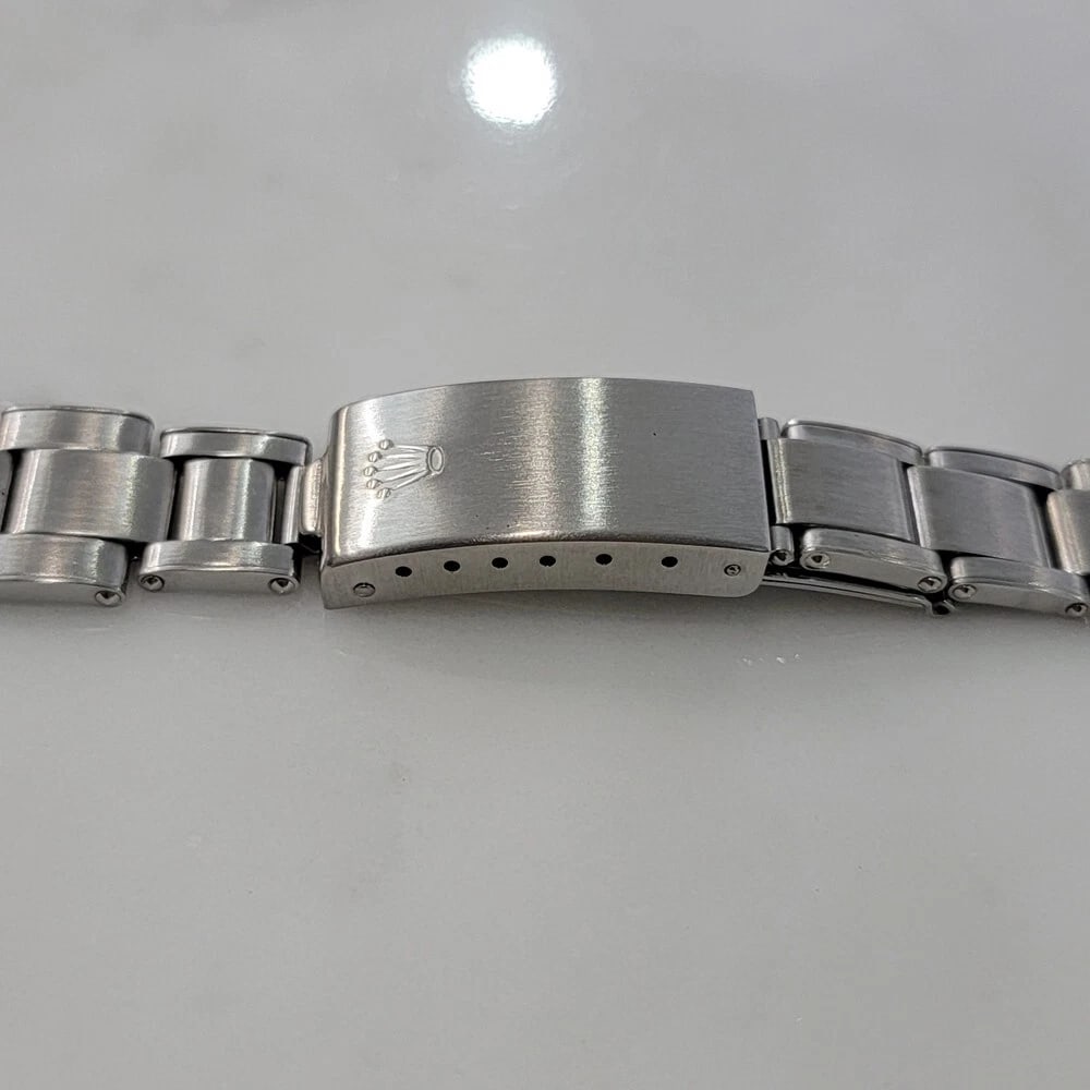Rolex Oyster Bracelet Stainless Vintage Riveted 19mm Lug Width 16cm Length BR155: Title:Rolex Oyster Bracelet Stainless Vintage Riveted 19mm Lug Width 16cm Length BR155 Description:Original 19mm Rolex Oyster riveted stainless steel bracelet, end link 60, 17cm (6.75 inch) in length,