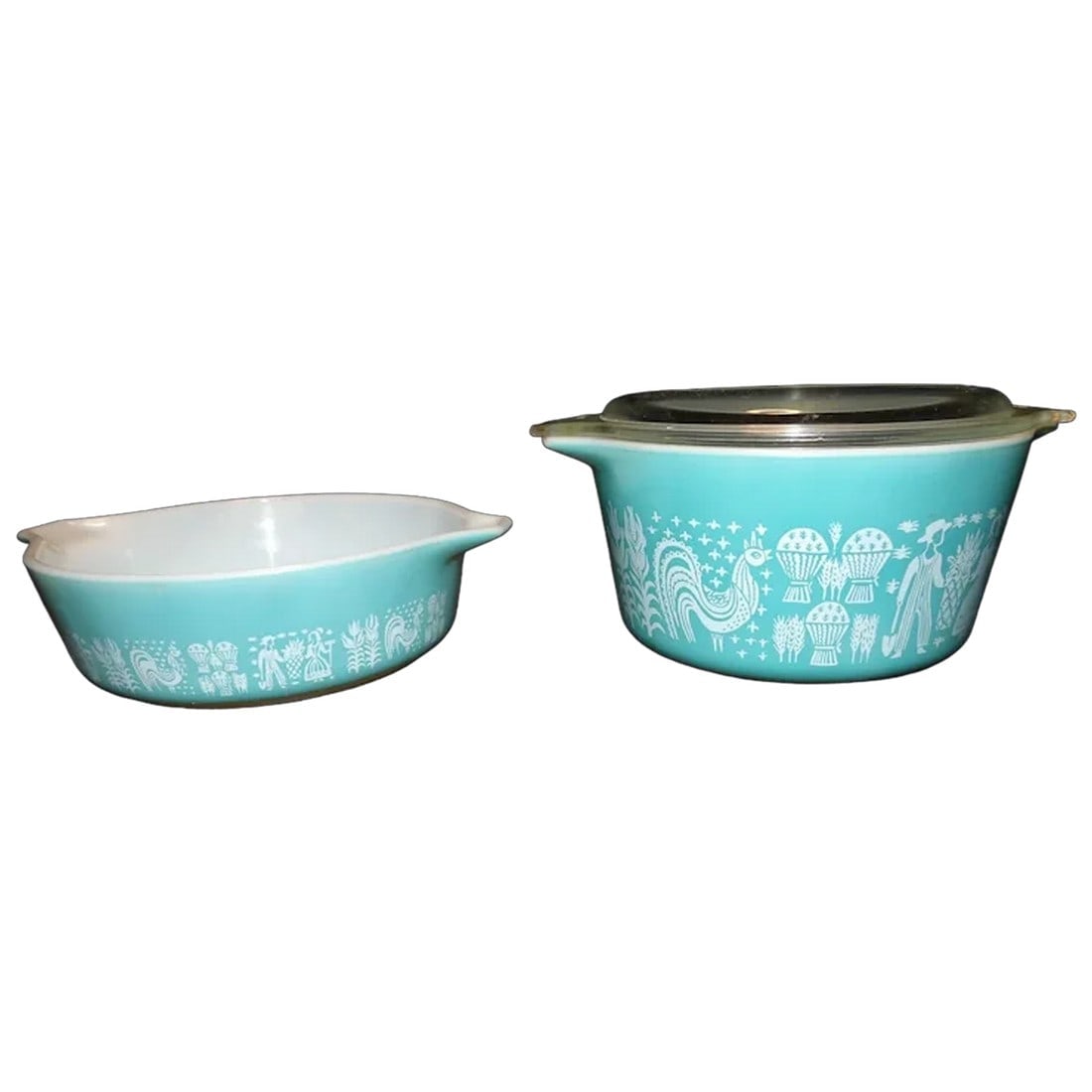 1950's-60’s MCM Blue Amish Butterprint Pyrex Bake-n-Serve Dish, #471, 1 Pt. & #473 1 Qt. with: This pair of 1950's- 60’s MCM Blue Amish Butterprint Pyrex Bake-n-Serve Dish, #471, 1 Pt. & #473 1 Qt. with One Lid is in excellent condition. NO chips, cracks, stains, etc. The one lid fits eit