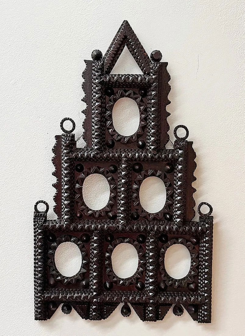 Multi Opening Tramp Art Portrait Frame (1 of 3)