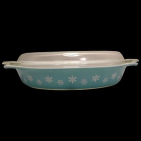 Pyrex 1 ½ Qt Turquoise Snowflake Divided Casserole Dish with Lid #8