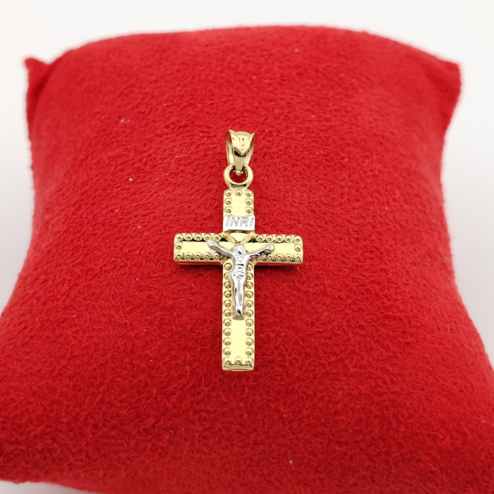 14K 585 Yellow and White Gold Cross Pendant: Title: 14K 585 Yellow and White Gold Cross Pendant Description: 14K 585 Yellow and White Gold Cross Pendant Condition:New -Weight:1.43g -Size:0.70x1.37 inch (18x35mm) with bail With Gift Box US Buyers