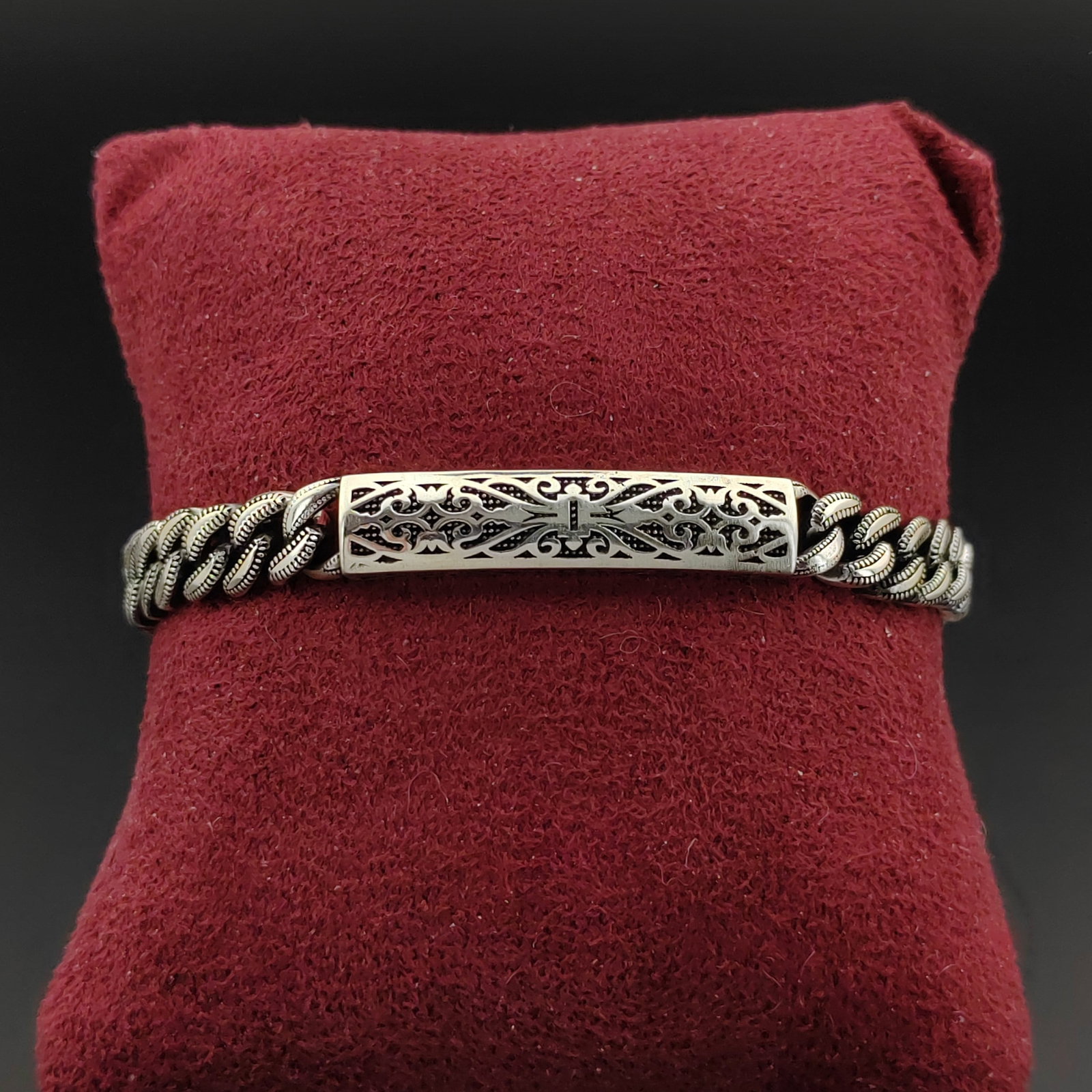 925 Sterling Silver Men's Bracelet: Title: 925 Sterling Silver Men's Bracelet Description: 925 Sterling Silver Men's Bracelet. -Condition:New Weight:24.3g -Size:7.67 inch (19.5cm) Link Width:0.29 inch (7.5mm) With Gift Box US Buyers,Fin
