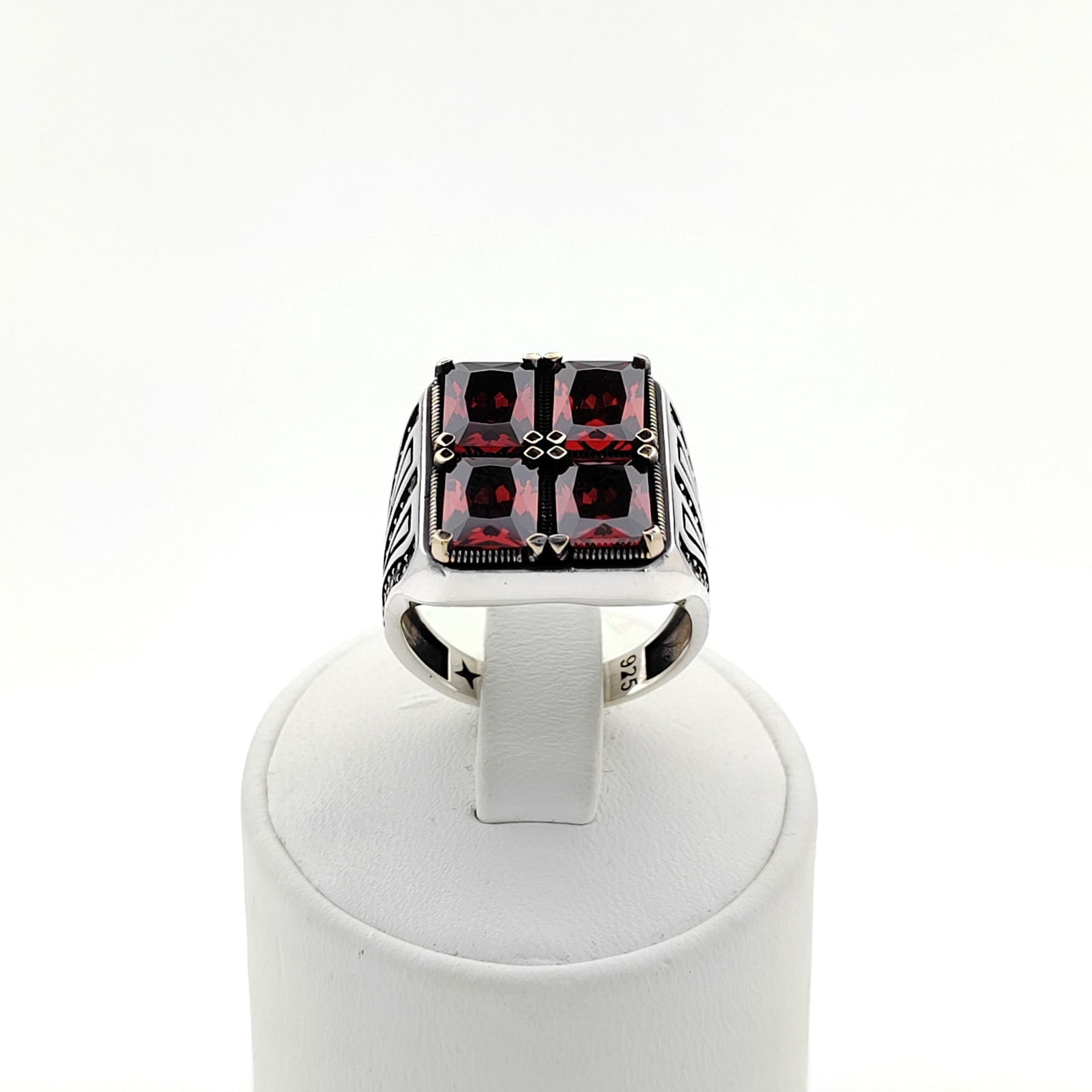 925 Silver Men's Ring with Red and Black Zircons (1 of 8)