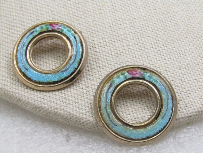 Vintage Two Guilloche Floral Scatter Pins, 7/8" Round: Vintage Two Guilloche Floral Scatter Pins, 7/8" Round. Pink rose with aqua guilloche open circle pins. Mid-century. some wear but still good condition. Locking clasps. Not signed by the maker. (W11318