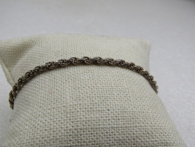 Vintage Sterling Twisted Rope Bracelet, 7", Signed ISC: Vintage Sterling Twisted Rope Bracelet, 7", Signed ISC and marked .925 and Italy. Tested and weight is appx. 4.94 gr. Appx. 2.5mm wide. Unisex. Age is appx. 1970's-1980's. Very good condition. (W62820