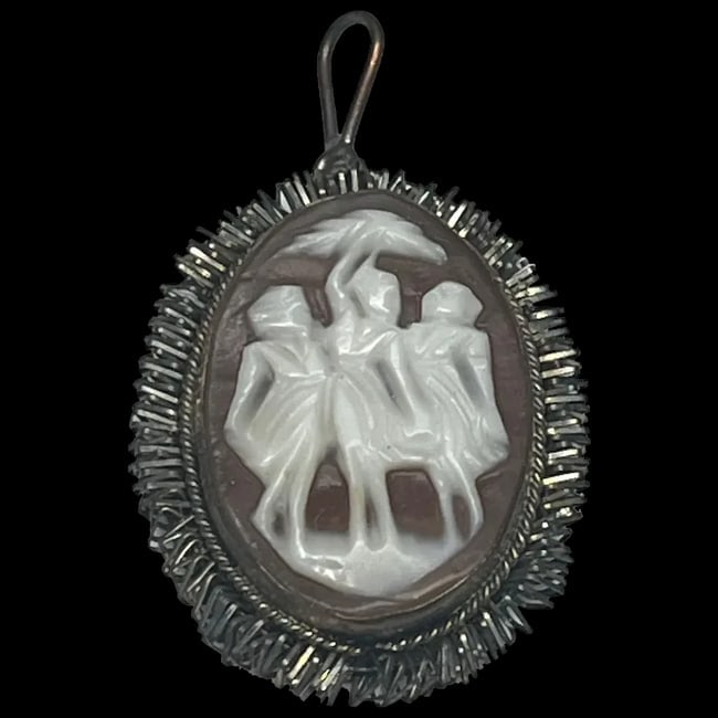 Vintage Three Graces Cameo Pendant (1 of 6)