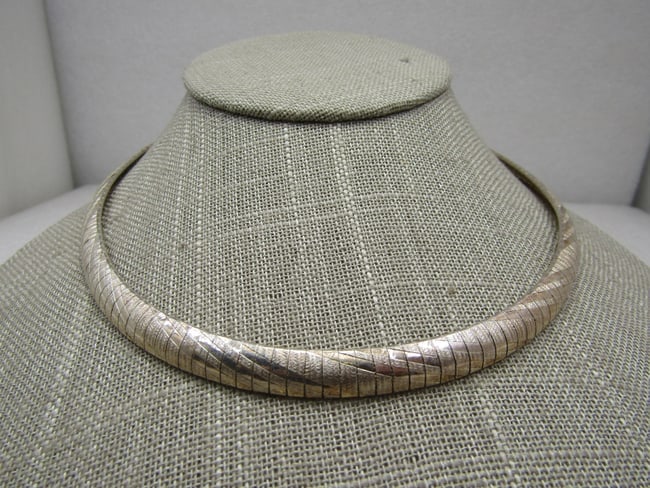 Vintage Sterling Textured Omega Necklace 16", 7mm (1 of 6)