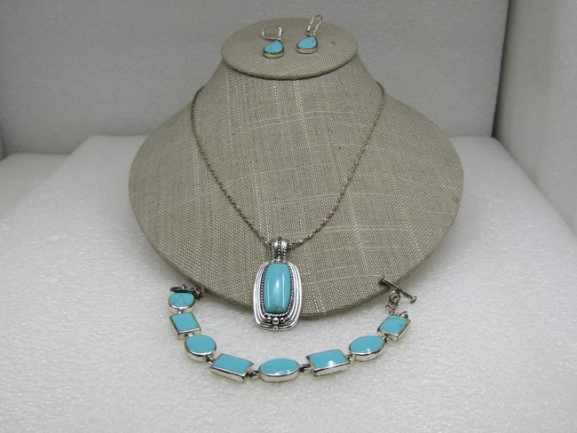 Sterling Southwestern Necklace, Bracelet Earrings Turquoise Set. Signed CFJ: Sterling Southwestern Necklace, Bracelet Earrings Turquoise Set. Signed CFJ and total weight is appx. 29.51 gr. The turquoise has a light turquoise with some brown veining. Turquoise is stablilized. 1