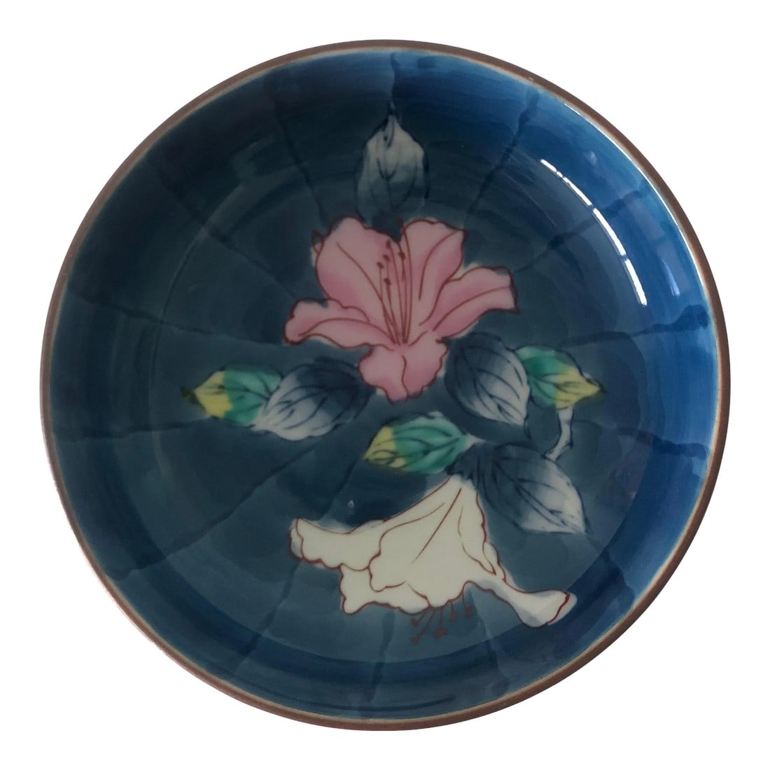 2000s Small Round Chinese Export Trinket Dish or Coaster: Small round Chinese export trinket dish or coaster Depicting a pink hibiscus flower. Size: 4.5‚ÄùD x 1.25‚ÄùH. Condition: Alterations: Unknown Imperfections: Some Imper