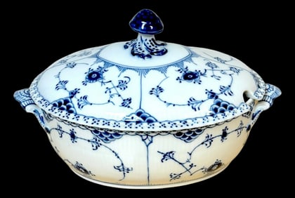 Royal Copenhagen Blue Fluted Half Lace Tureen with Lid 200CL
