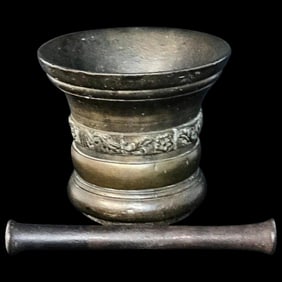 18th Century Substantial Antique Italian Bronze Mortar and Pestle
