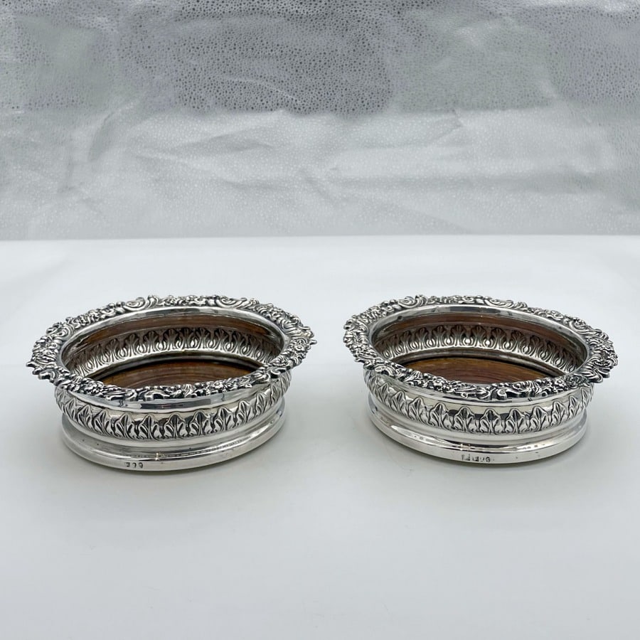 Early 19th Century Antique George III Sterling Silver Pair Wine Coasters Sheffield 1819 S C Younge &: Title:Early 19th Century Antique George III Sterling Silver Pair Wine Coasters Sheffield 1819 S C Younge & Co Description:Description A fabulous pair of silver wine coasters decorated with rare acanth