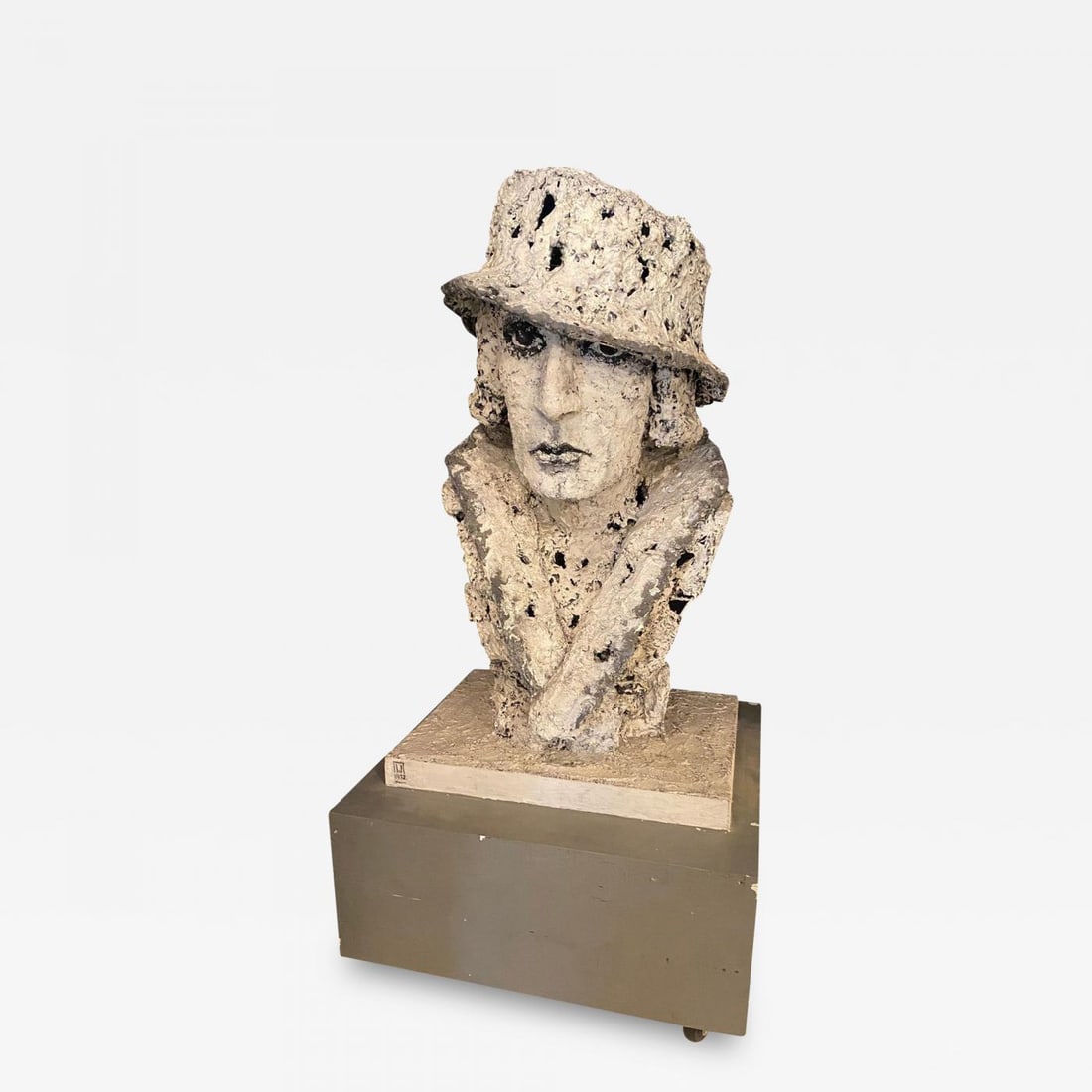 Palatial Sculpture of Henri Robert-Marcel Duchamp by Ursula Meyer: Title: Palatial Sculpture of Henri Robert-Marcel Duchamp by Ursula MeyerDescription: Palatial bust of Henri Robert-Marcel Duchamp by Ursula Meyer. The sculpture itself measures 47" in height, 27.5" in