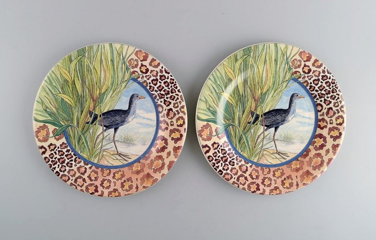 Gien, France. Two Savane porcelain plates with hand-painted exotic birds. Late 20th century.: Gien, France. Two Savane porcelain plates with hand-painted exotic birds. Late 20th century. Diameter: 22 cm. In excellent condition. Stamped. Reserve: $252.00 Shipping: Domestic: Shipping rates are d