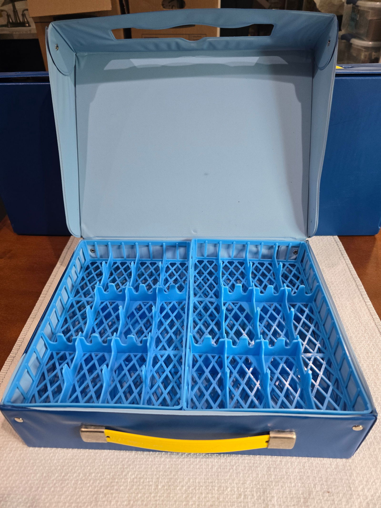 Carry case, holds 48 models - 4