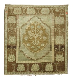 Square Mini Oushak, 2'2'' X 2'3''