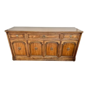 Mid-Century Henredon Provincial Sideboard Buffet - Timeless Elegance & Versatile Style