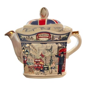 1990s James Sadler British Picadilly Teapot