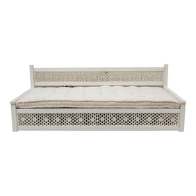 1990s Vintage White Floral Jali Daybed