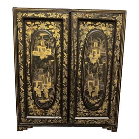 19th Century Chinese Black Lacquered Chinoiserie Curiosity Cabinet