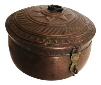 Early 20th Century Antique Decorative Round Copper Box