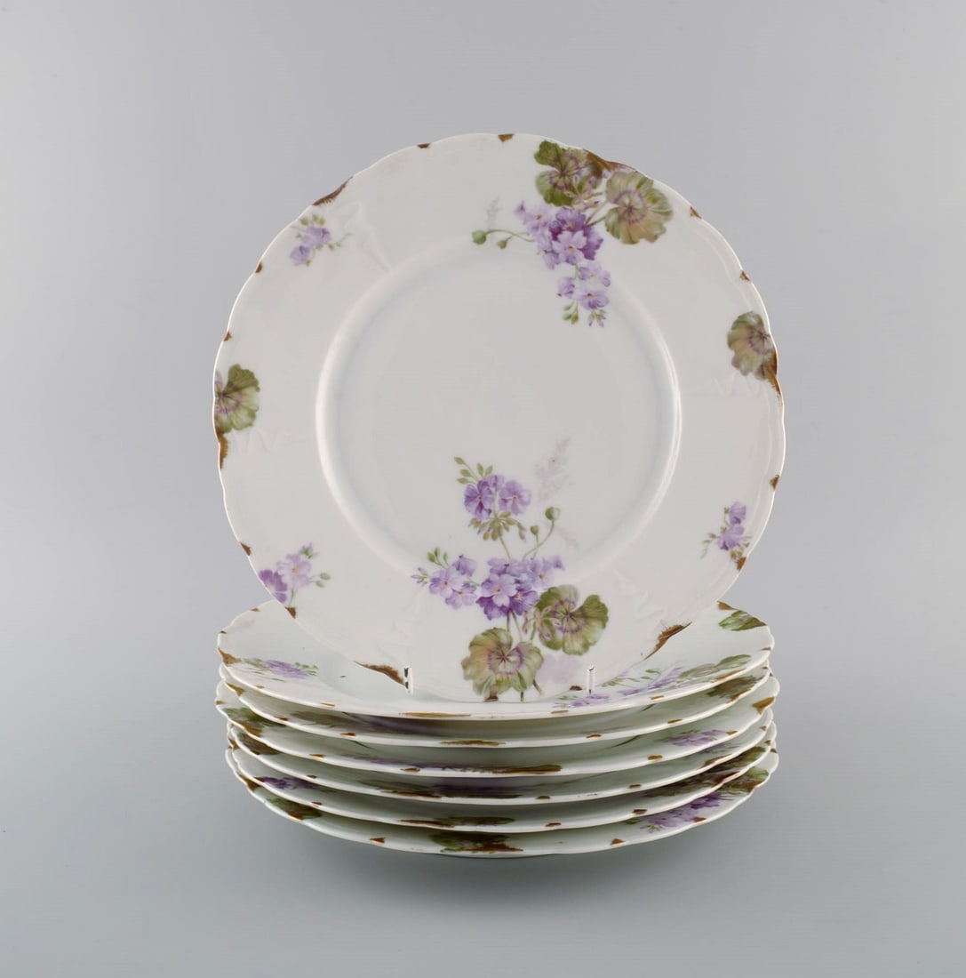 Rosenthal, Germany. Six Iris dinner plates in hand-painted porcelain with flowers and gold: Rosenthal, Germany. Six Iris dinner plates in hand-painted porcelain with flowers and gold decoration. 1920s. Diameter: 25.5 cm. In excellent condition. Stamped. Reserve: $238.00 Shipping: Domestic: