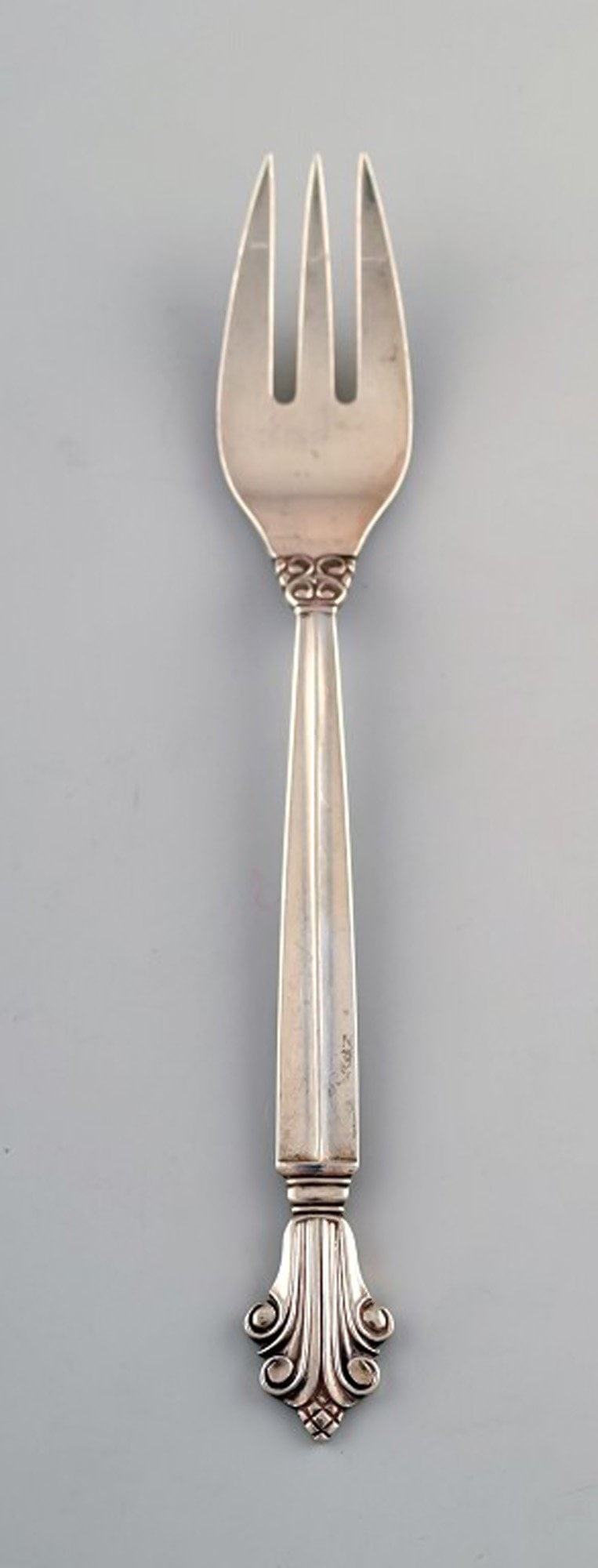Fish fork Georg Jensen silverware Acanthus silverware, Georg Jensen.: Title:Fish fork Georg Jensen silverware Acanthus silverware, Georg Jensen. Description:Fish fork Georg Jensen silverware Acanthus silverware, Georg Jensen. Pattern Acanthus. Designed by Johan Rohde. L