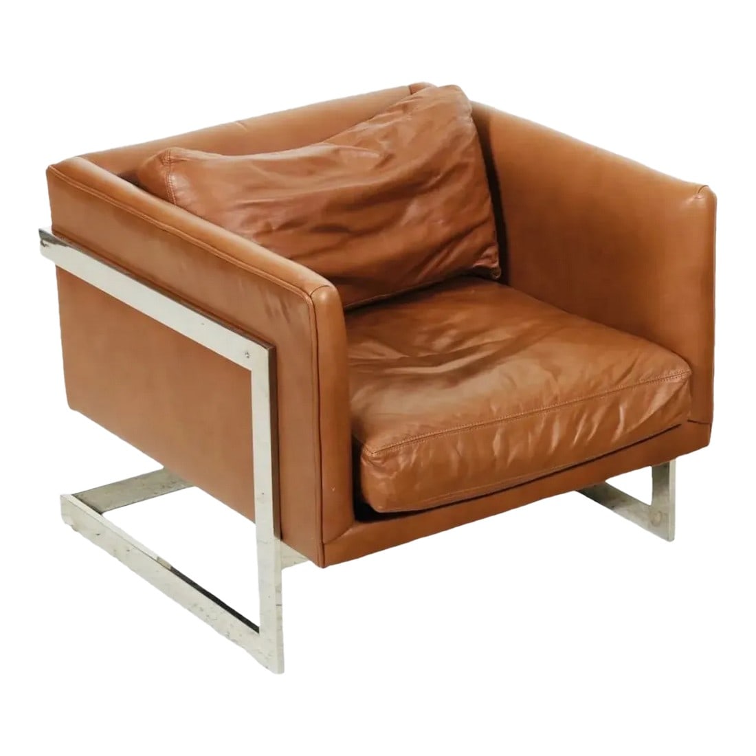 1970s Milo Baughman Leather Cube Lounge Chair for Thayer Coggin: A vintage Cube club chIr designed by Milo Baughaen for Thayer Coggin. The caramel-colored leather chair features a chrome frame that supports the upholstered section with a fitted backrest and seat cu