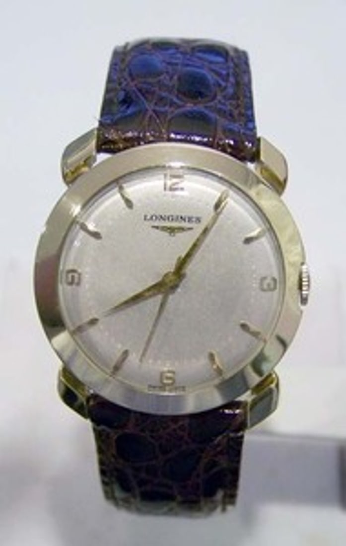 Solid 14k LONGINES Winding Watch c.1950s Cal.22LS* EXLNT* SERVICED: Solid 14k LONGINES Winding Watch c.1950s Cal.22LS* EXLNT* SERVICED Vintage Solid 14k LONGINES Winding Watch c.1950s Cal.22LS* EXLNT Condition* SERVICED . This Mens Longines watch is Swiss made. . Grea