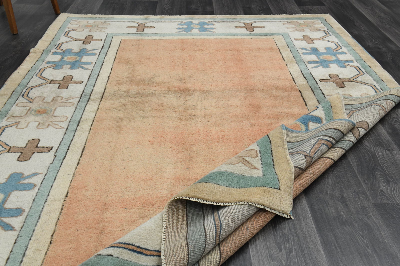 5.9x8.5 ft, TURKISH Rug, Antique: Title:5.9x8.5 ft, TURKISH Rug, Antique Origin:Turkeyli>Date/Period:1960 - 1970 Materials:Wool And Cotton Size:Width: 5.9 feet Length: 8.5 feet Description:This Turkish one-of-a-kind Vintage Turkish Ru