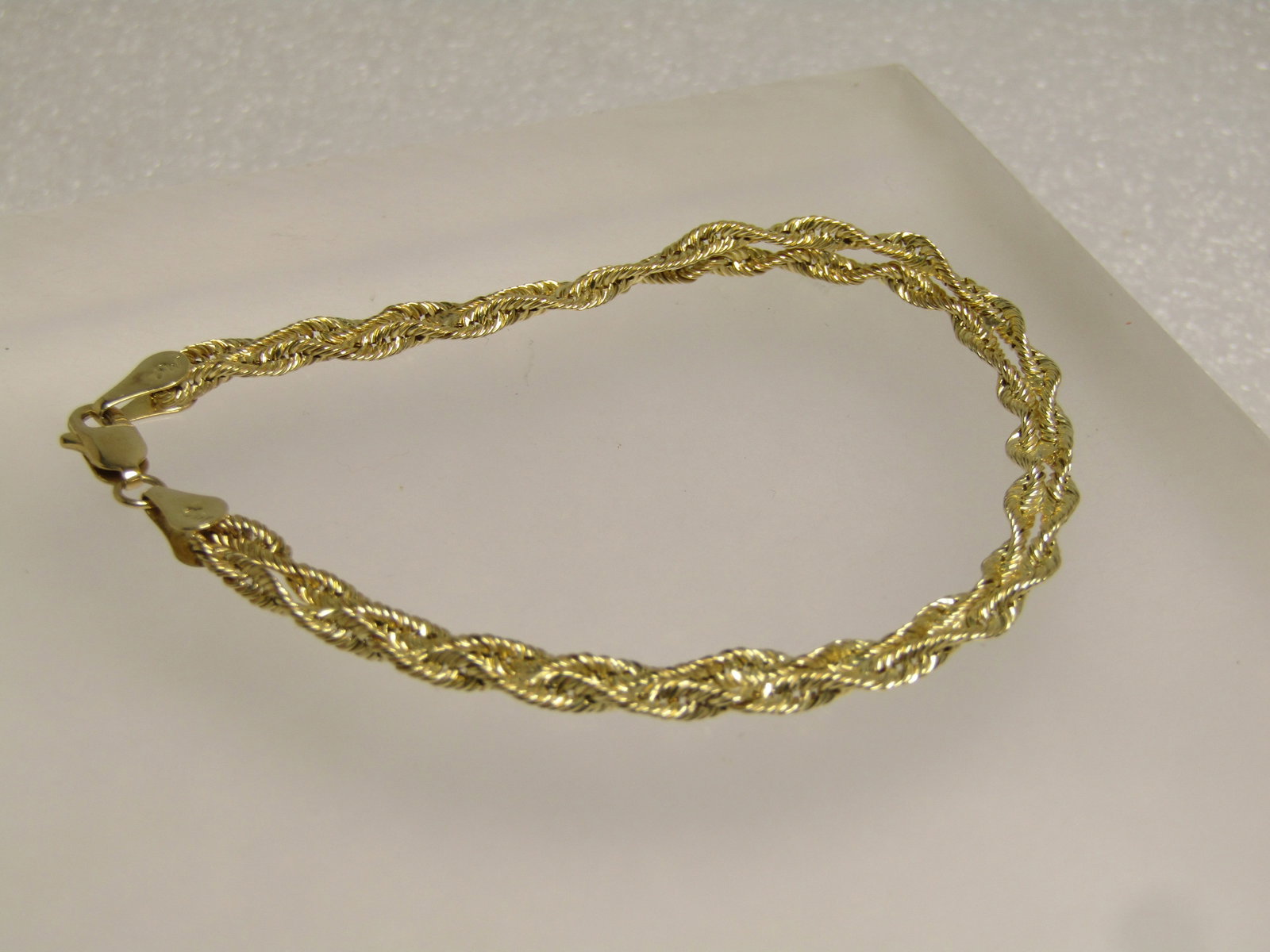 Vintage 14kt Twisted Rope Bracelet, Signed Marsala, 7-1/8", 1980's-1990's: Title:Vintage 14kt Twisted Rope Bracelet, Signed Marsala, 7-1/8", 1980's-1990's Description:Vintage 14kt Twisted Rope Bracelet, Signed Marsala, 7-1/8", 1980's-1990's. This is appx. 5mm wide with two s