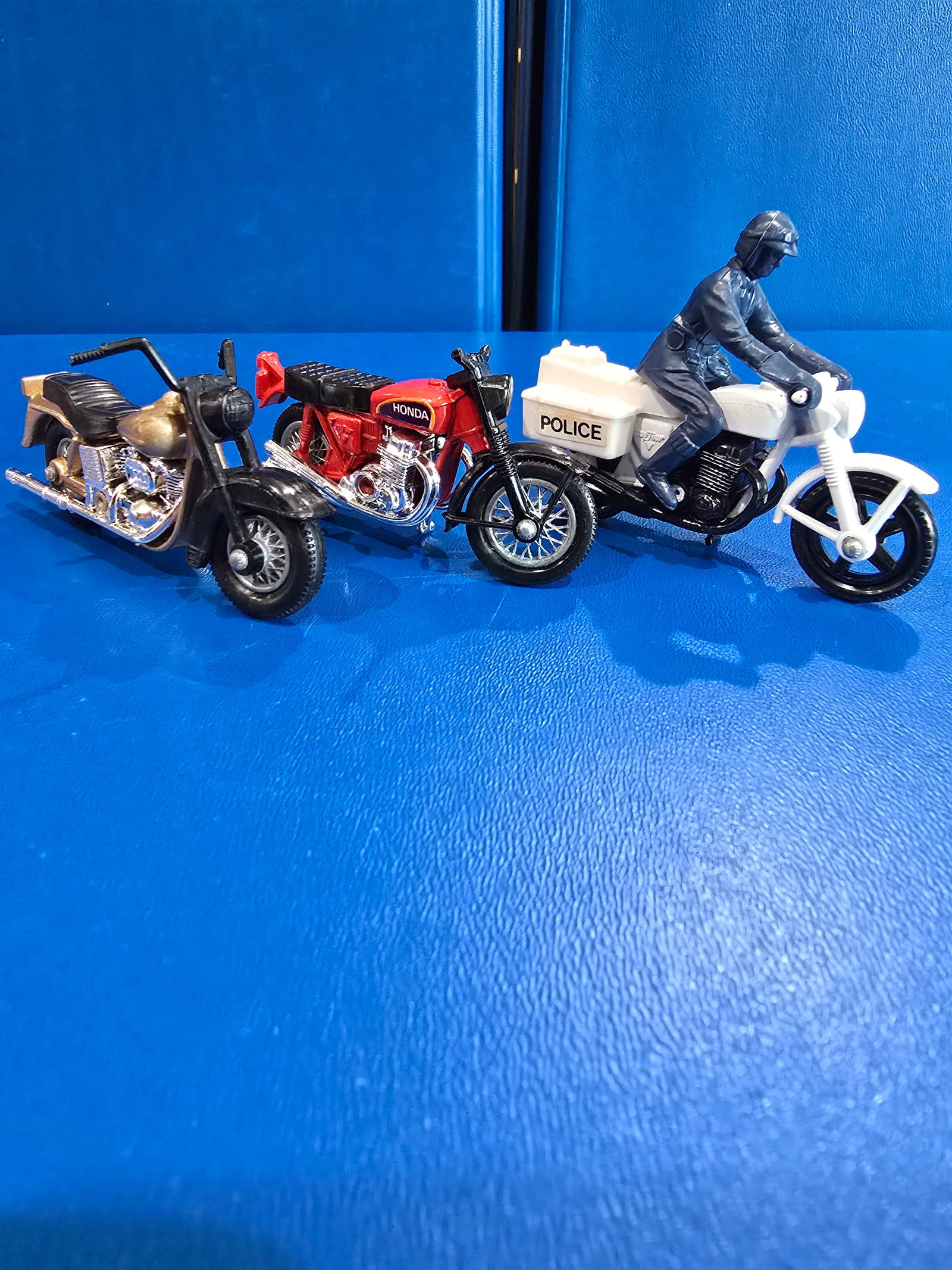 England bases, Harley Davidson, 2 Honda's: Title: Matchbox MotorcyclesDescription: England bases, Harley Davidson, 2 Honda'sDate/Period: 1970'sMaterials: MetalDimensions: 1/64 Reserve: $18.00 Shipping: Domestic: Flat-rate of $10.00 to