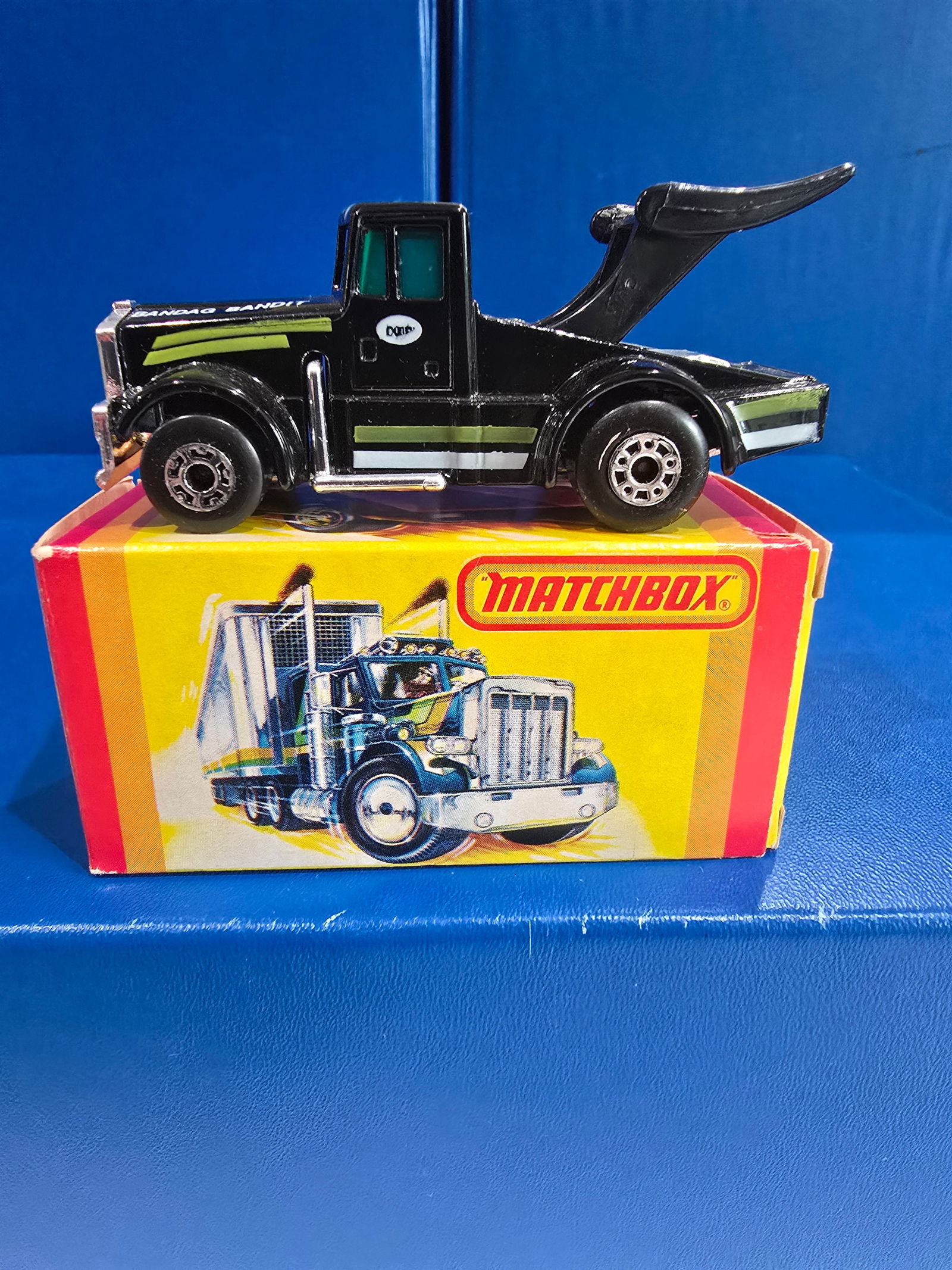 MB43 A.M.G. Mercedes 500 SEC , Macau black painted base, black body, black interior labels, clear: Title: Matchbox Yellow BoxDescription: MB43 A.M.G. Mercedes 500 SEC , Macau black painted base, black body, black interior labels, clear glassDate/Period: 1983Materials: MetalDimensions: 1/64 Reserve: