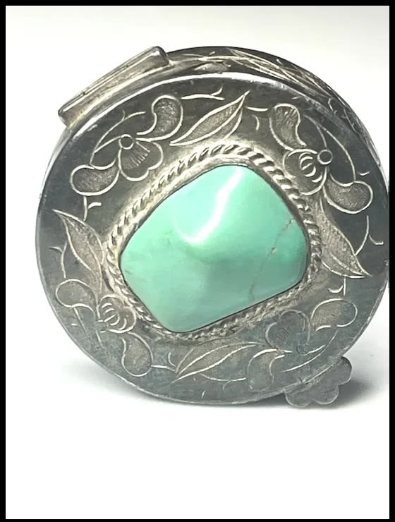 Vintage Sterling Silver and Turquoise Round Trinket/ Pill/ Keepsake Box: Vintage Sterling Silver and Turquoise Round Trinket/ Pill/ Keepsake Box Hallmarked Silver Weighs 18.3 grams Measures Approx. 4.5 inch circumference and .30 inch depth Reserve: $99.00 Shipping: Domesti