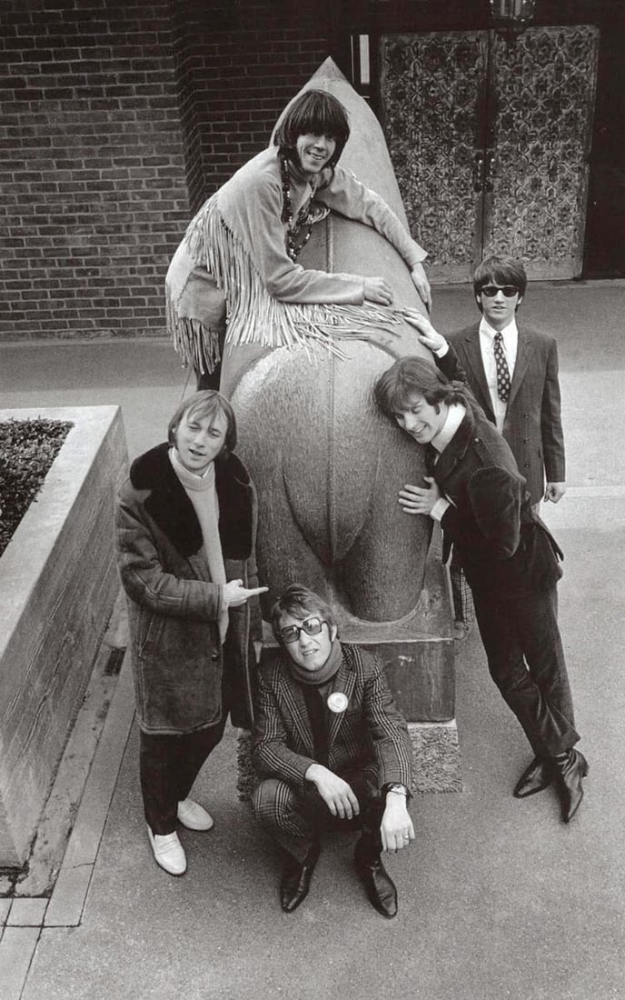 JIM MARSHALL - Buffalo Springfield, San Francisco, approx.1968: Artist: JIM MARSHALL Print Title: Buffalo Springfield, San Francisco, approx.1968 Printing Date: 1990’s Medium: Duotone Photo-lithograph Printed in: Italy Image Size: approx. 9.5 x 6” Jim