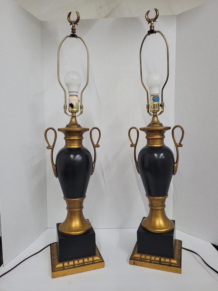 Vintage pair Table Lamps Frederick Cooper Neoclassical Black and Gold Gilt: Vintage Pair of Frederick Cooper Lamps Neoclassical Design Tall Table Lamps with Original Finals In good working condition only minor wear and scratches. One of the cords has two small areas of black