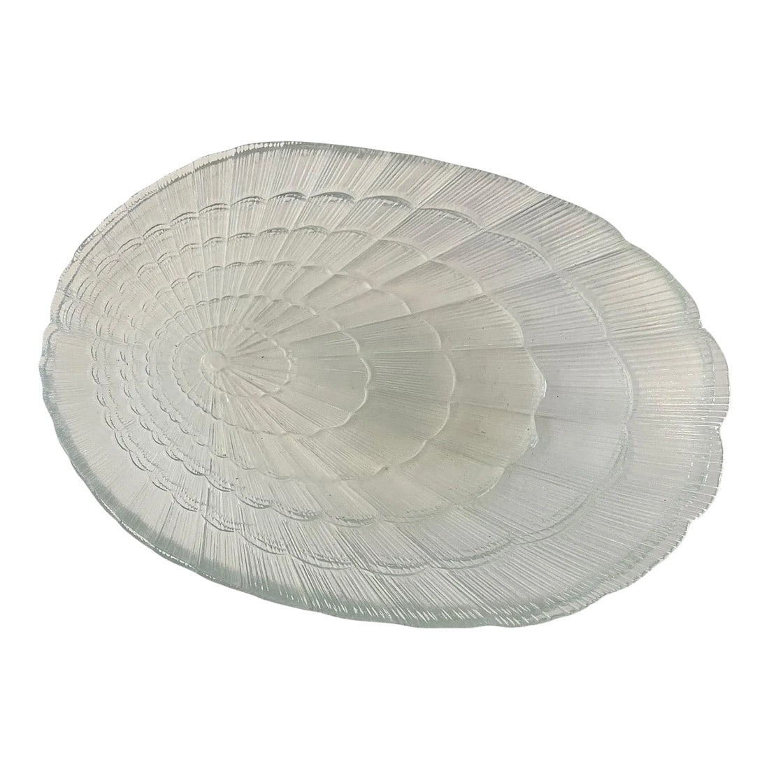 Vintage 1980s Arcoroc Glass Shell Dinner Plates - Set of 4: Set of four vintage French Arcoroc glass seashell dinner plates or serving platters. Photographed the plates against multiple backgrounds to try to give you a better idea of the intricate design in ea