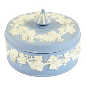 1970s Antique Wedgwood Round Box With Lid