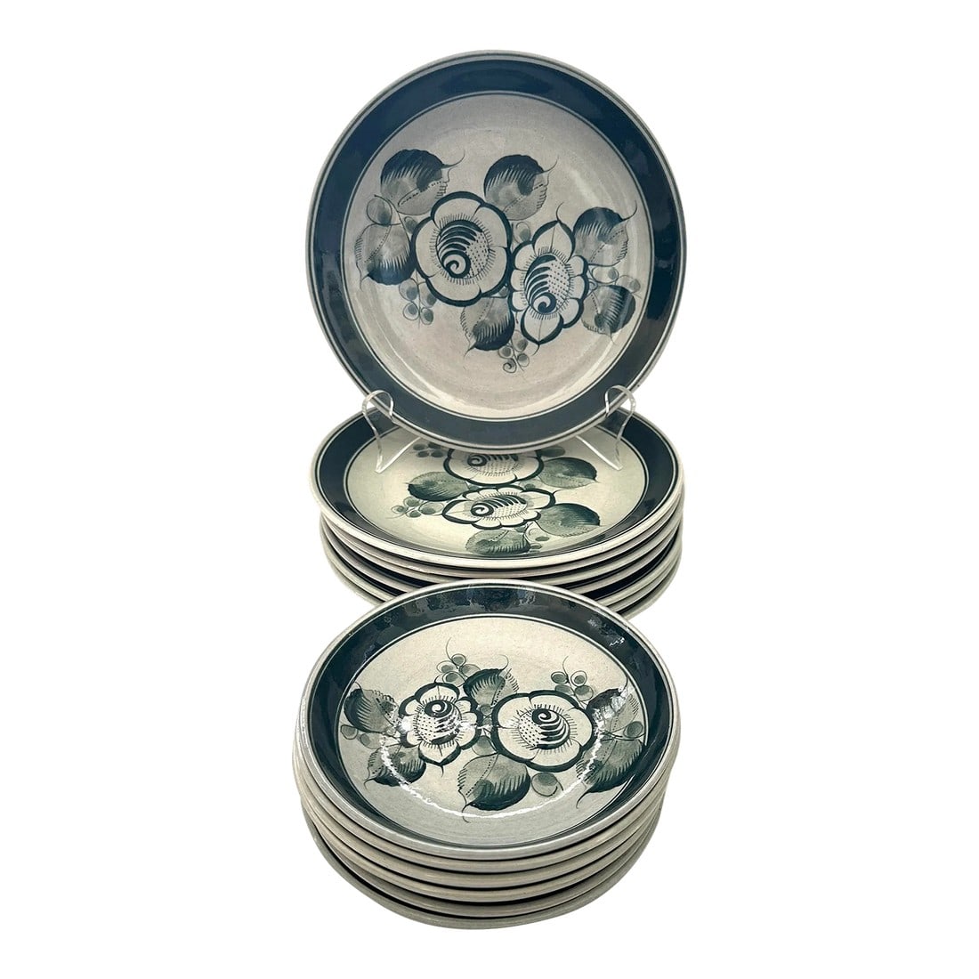 Vintage Ceramica Artistica "Gomez" Green Floral Dinner Plates Set of 14: Vintage set of 14 plates, has a handprinted floral patter throughout. Great to display with other pieces I have in my listings. Sourced at a local Estate sale, stamped on bottom 8-dinner plates, 8in 6