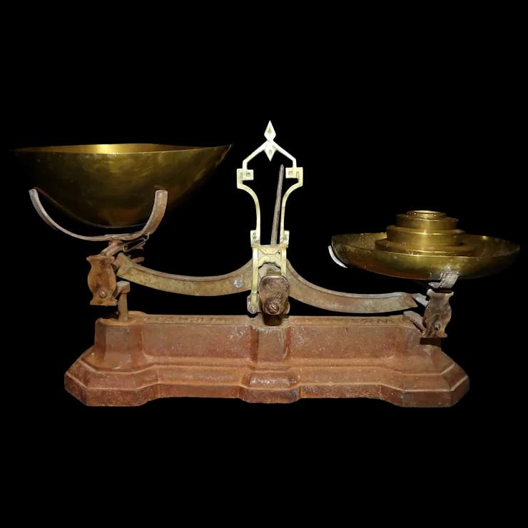 Vintage W & T Avery 2 lb. Candy Scale with Weights (1 of 9)