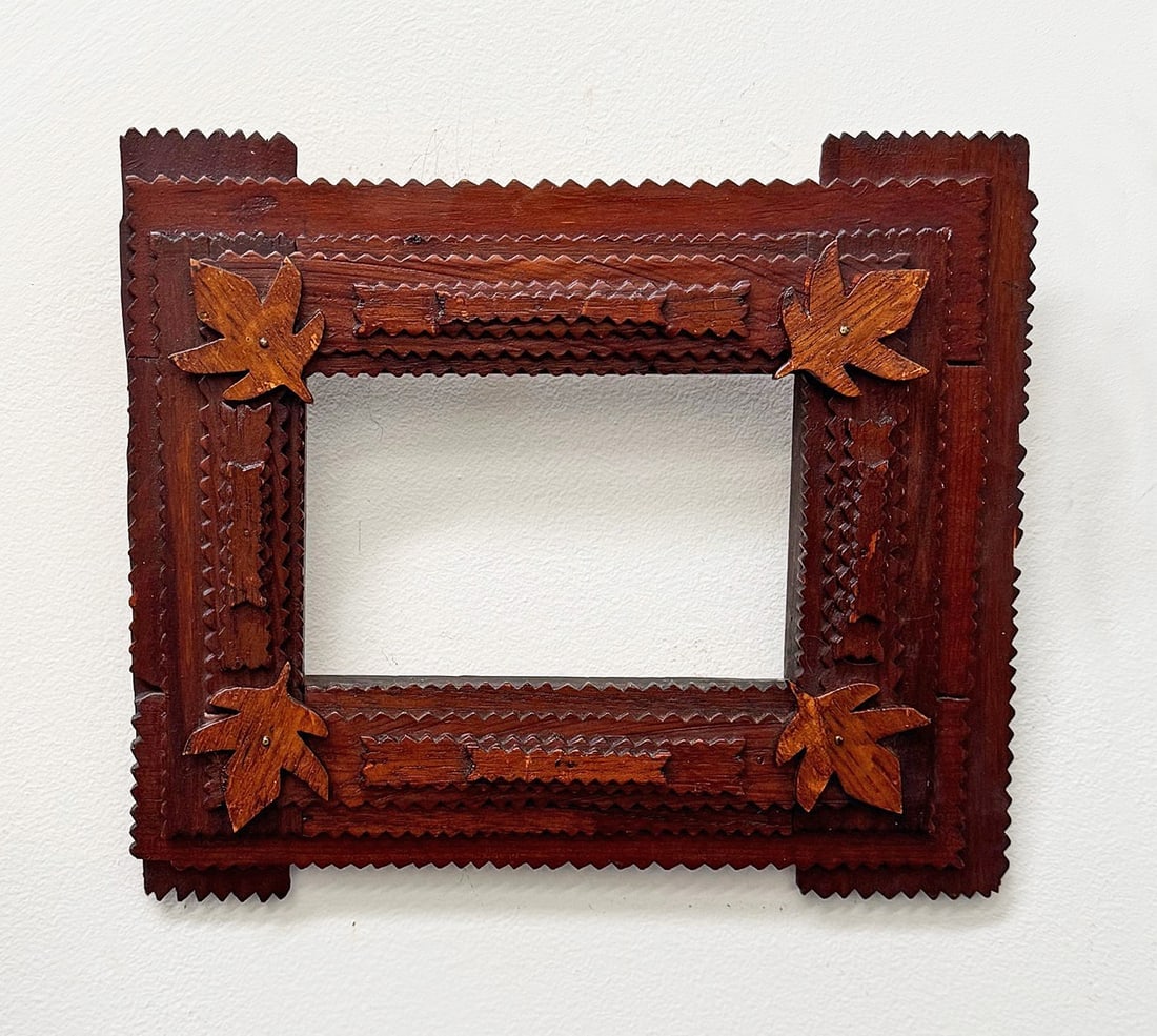 Tramp Art Frame w Carved Leaves (1 of 2)