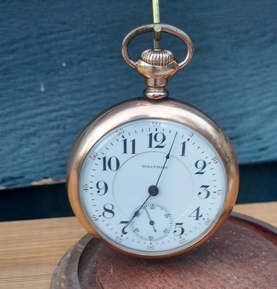 Large Waltham pocket watch St Cresent 21 jewels runs well G.F. Case (1 of 5)