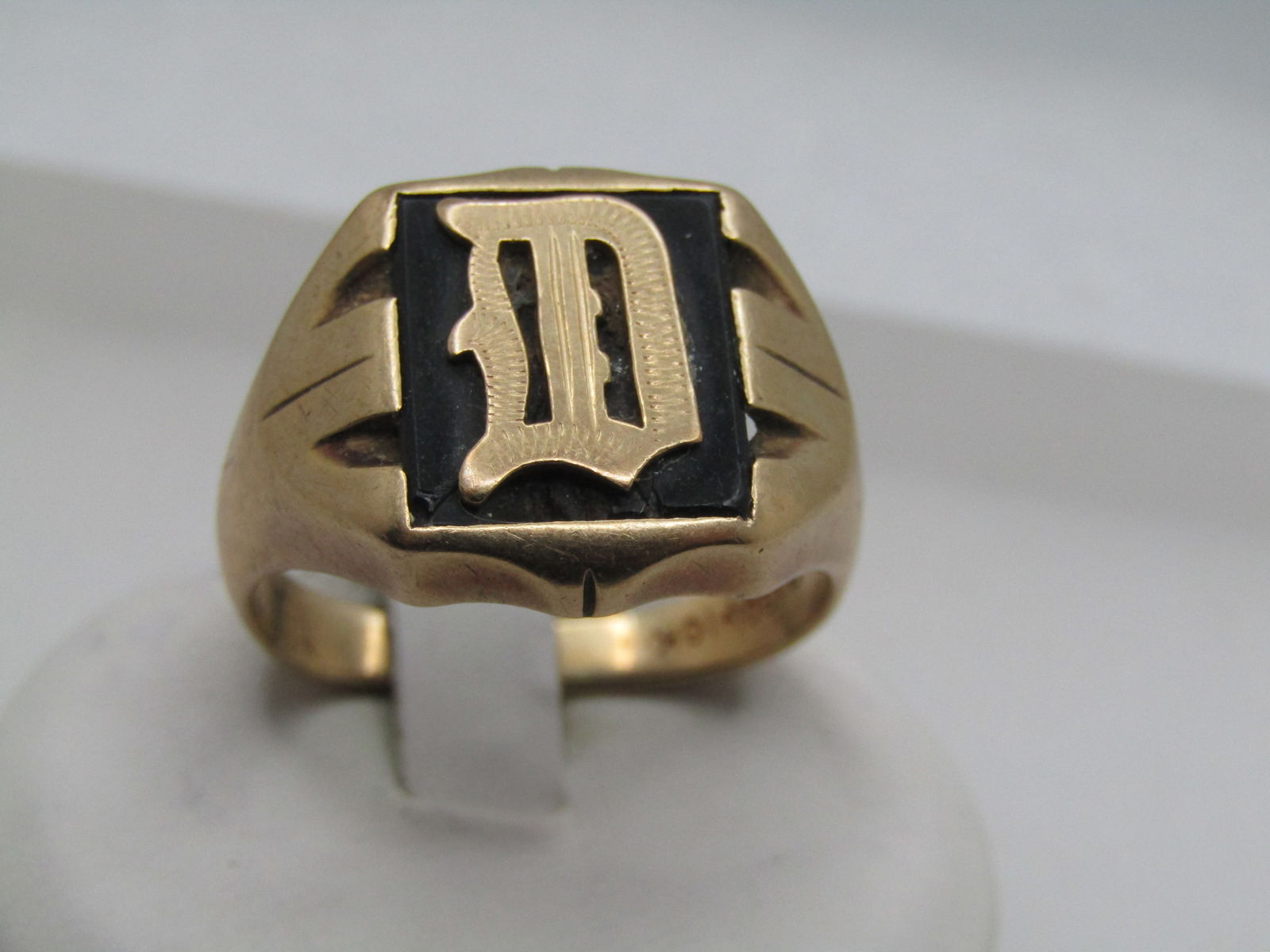 Vintage 10kt Men's Onyx Initial D. Ring, Signed DIson, Sz. 11, Needs Repair or Scrap, 1940's-1950's (1 of 8)