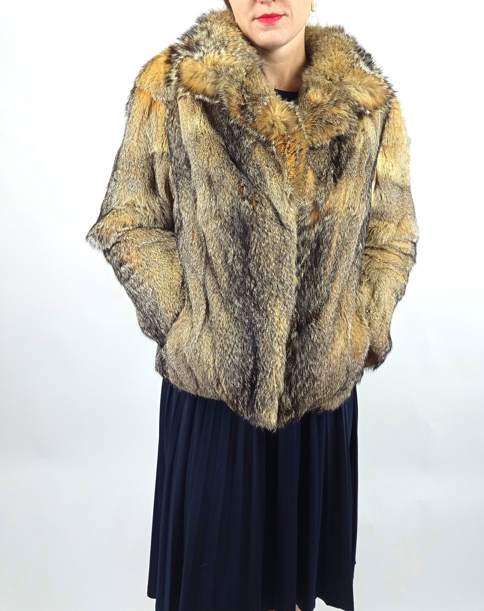 COYOTE FUR JACKET EU: L ; US: 16 (1 of 11)
