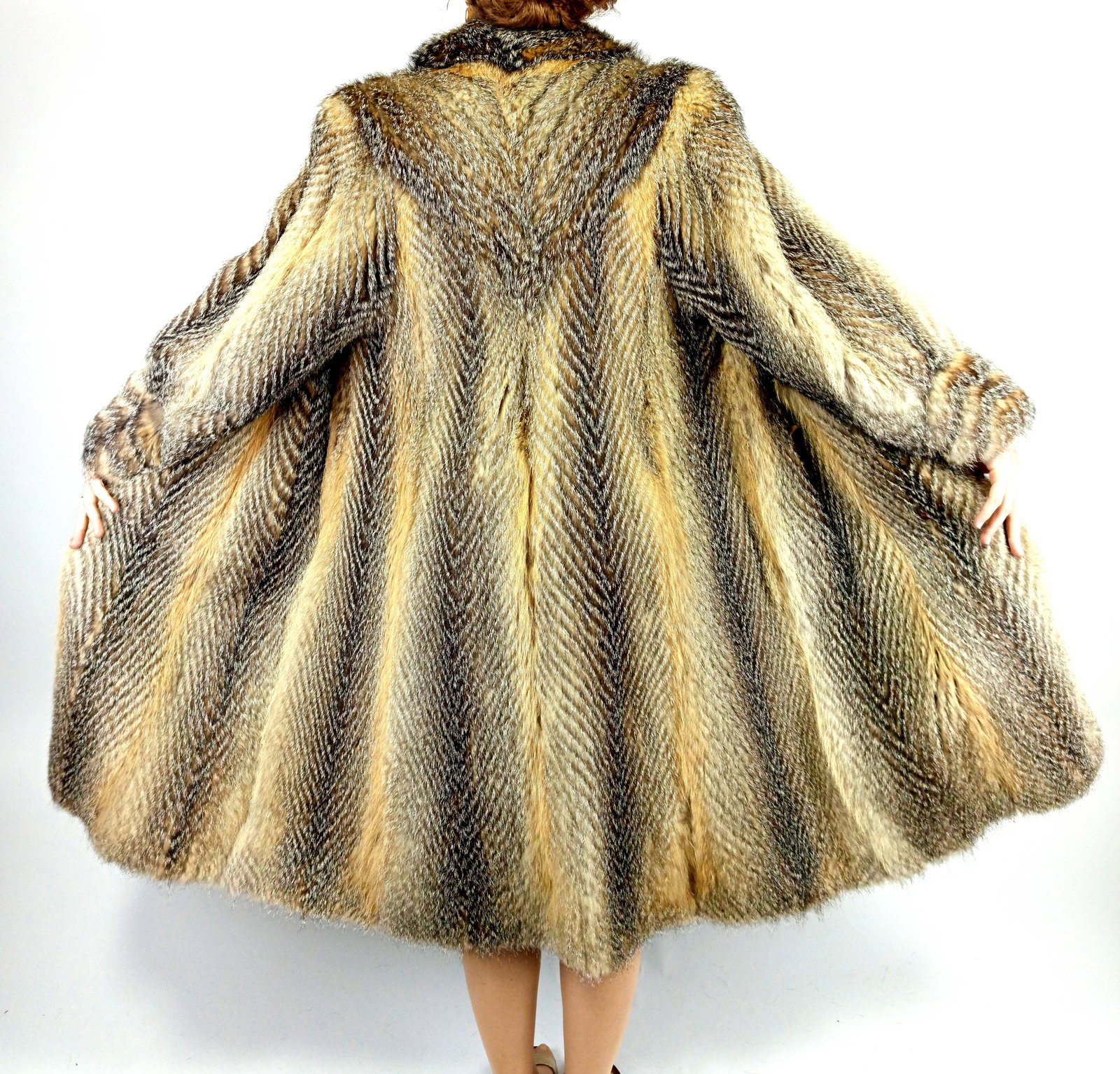 CROSS FOX FUR COAT EU: XL ; US: 20 (1 of 11)